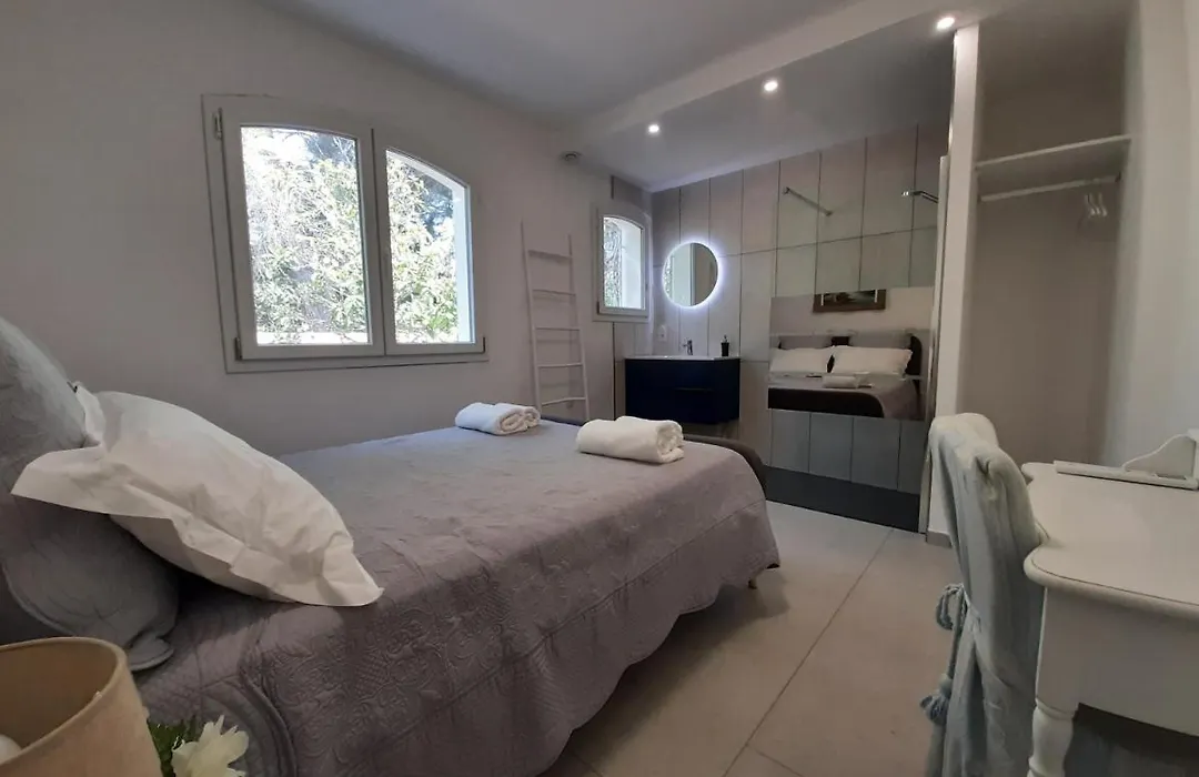 Villa Rasoa Chambre Libellule-1